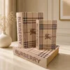 Libros decorativos Burberry