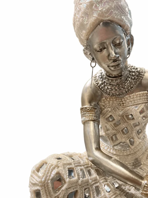 escultura_detalle_fondo_blanco_web Figura Zahara